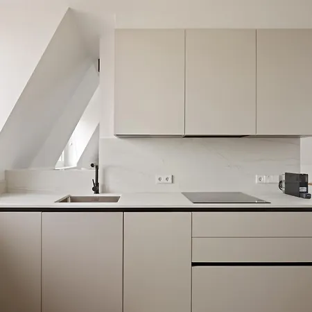 Miramar Attic By Feelfreerentals