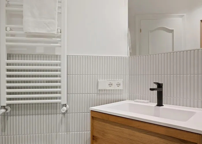 Apartman Miramar Attic By Feelfreerentals *