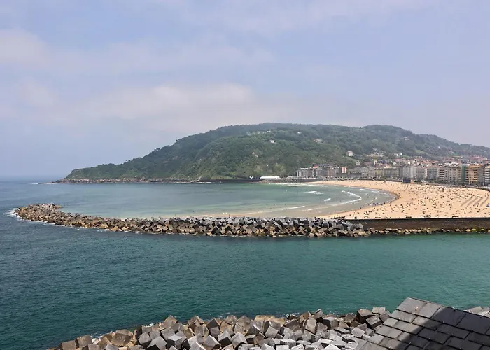 Miramar Attic By Feelfreerentals * 圣塞瓦斯蒂安