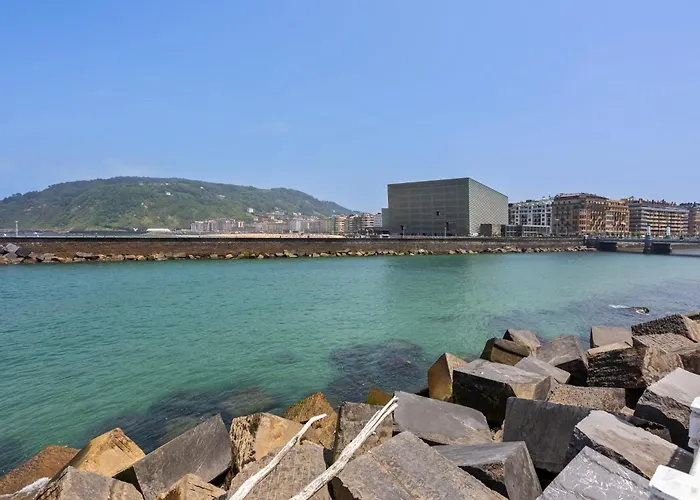 Miramar Attic By Feelfreerentals * 圣塞瓦斯蒂安