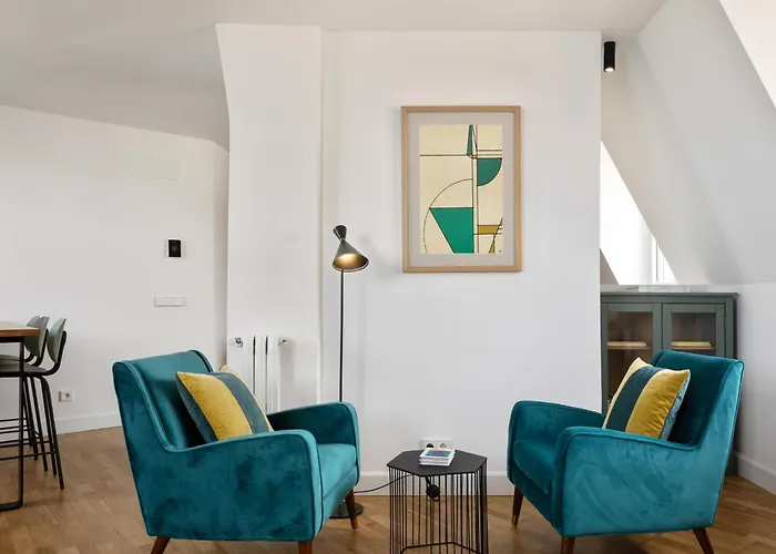 Miramar Attic By Feelfreerentals *